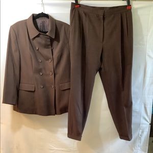 2 piece business suit (women’s)